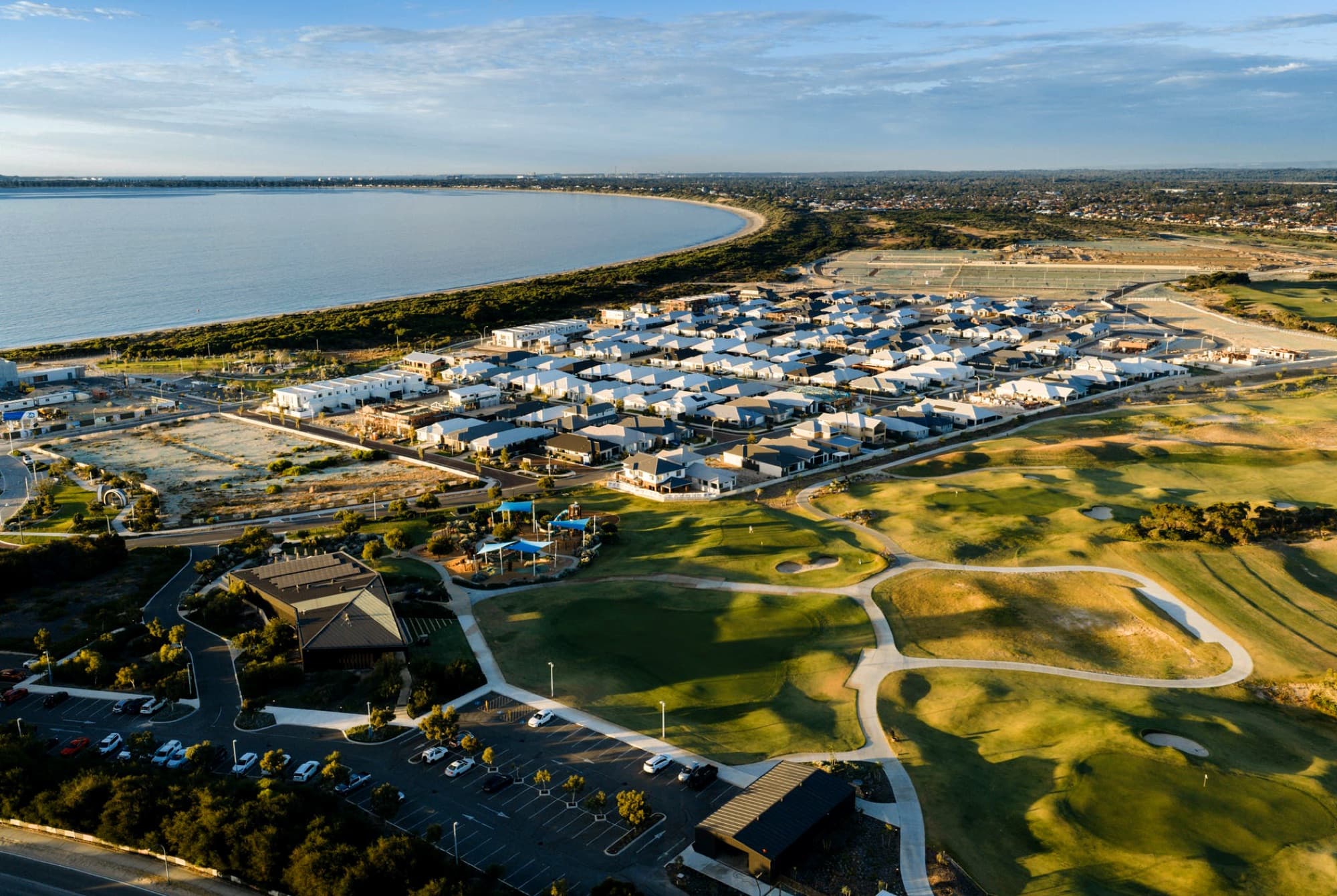 Port Kennedy streetscape near the wetlands reserve
